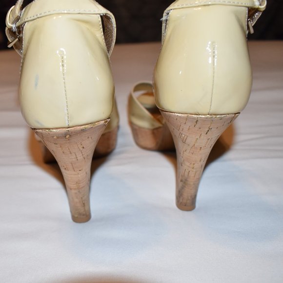 Sofft Shoes Platform Heel - Picture 8 of 11